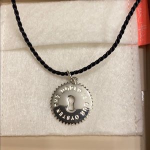 India Hicks “The World is Your Oyster” Token